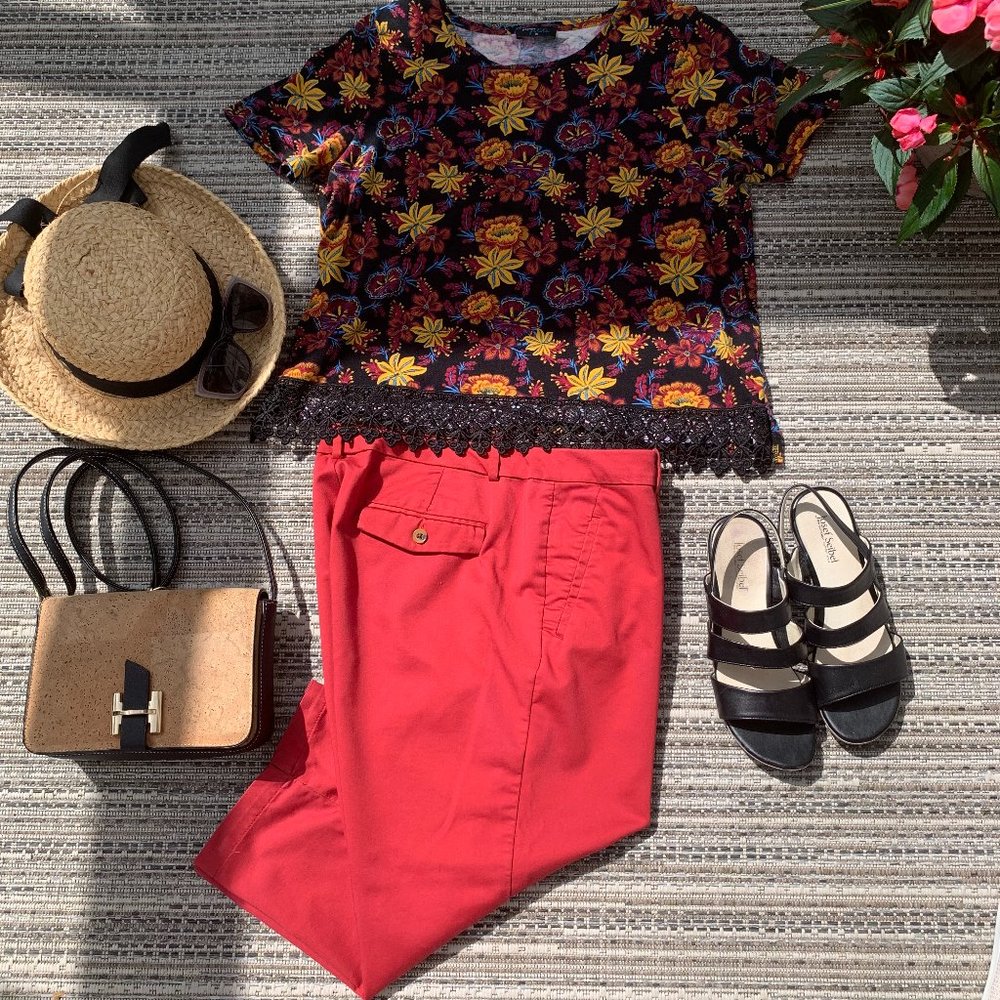 Donated Feb 16 ‘22 Offers Welcome!  🔴Dockers Capris in Red Size 14🔴